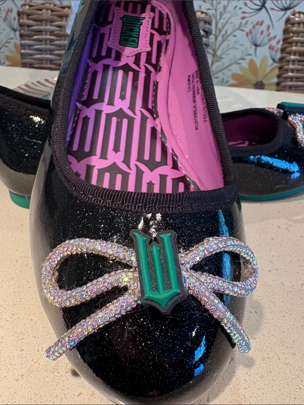 Girls’ Wicked Elphaba Black and Green Sparkly Flats - Size 1